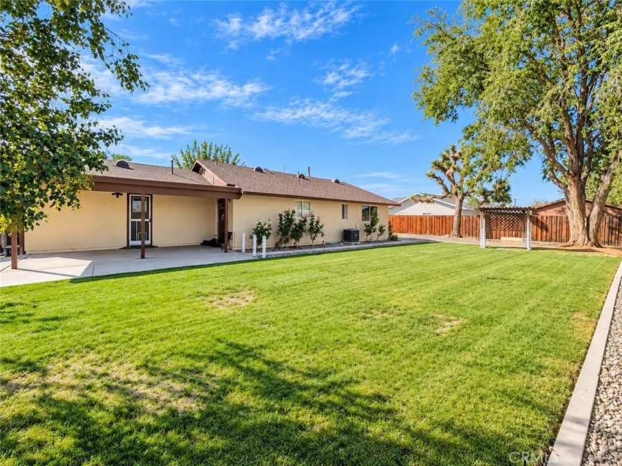 21360 Minodoka Road, Apple Valley, CA 92308 - #3