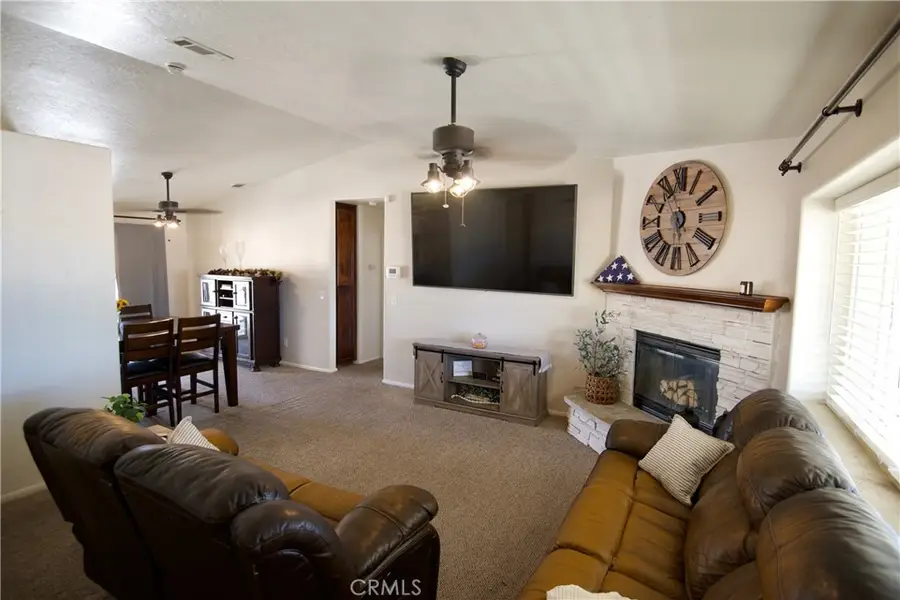 16581 Neenach Road, Apple Valley, CA 92307 - #3