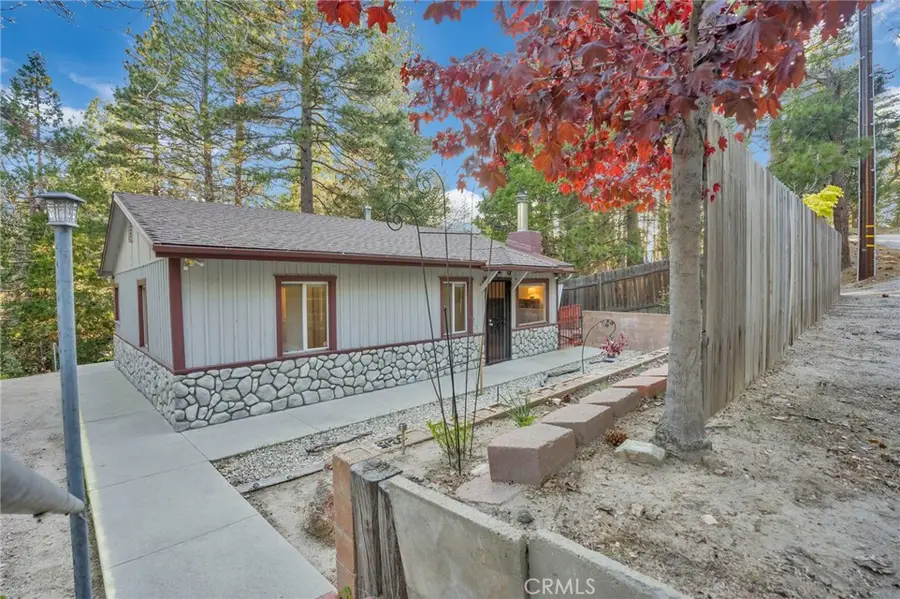 32159 Cove Circle, Running Springs, CA 92382 - Image #2