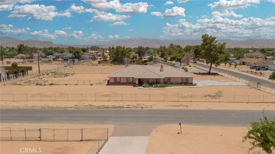 21130 Pine Ridge Avenue, Apple Valley, CA 92307 - Image #3