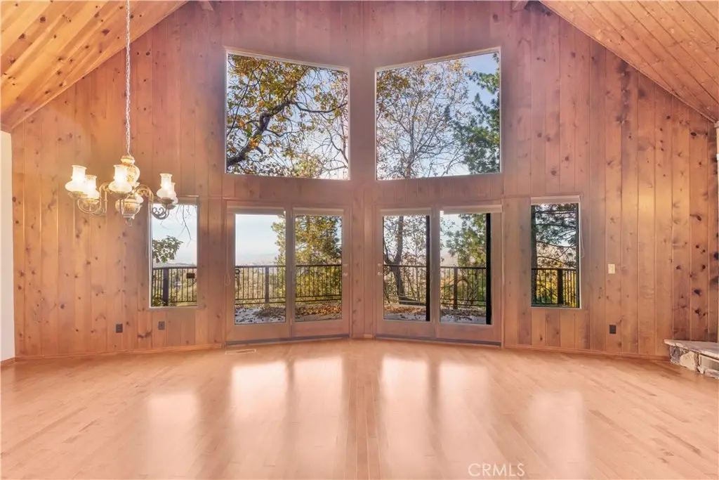 28992 Banff Dr, Lake Arrowhead, CA 92352 - Image #1