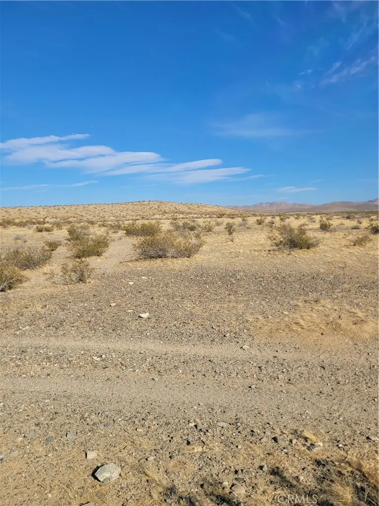 8 Buckboard Road, Hinkley, CA 92347 - #2