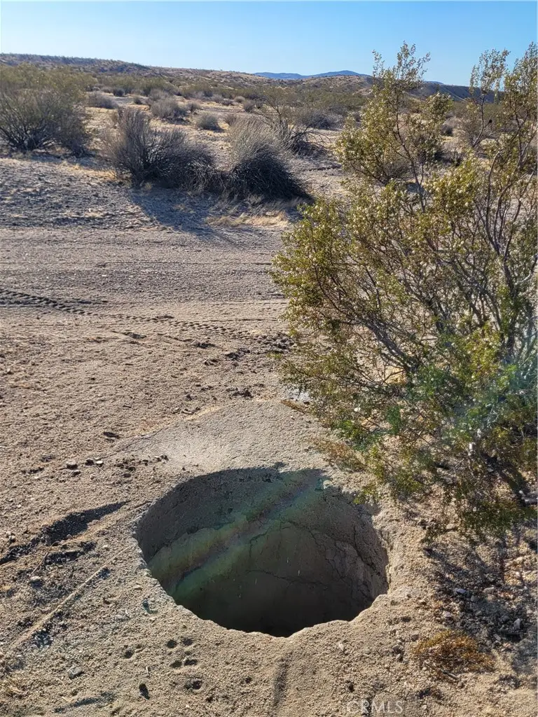 8 Buckboard Road, Hinkley, CA 92347 - #3