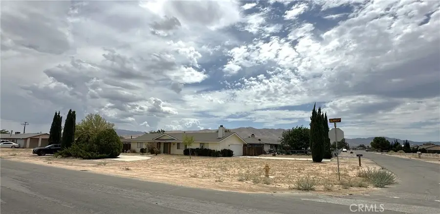 20489 Wren, Apple Valley, CA 92308 - #2