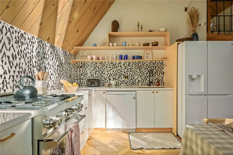 385 Birchwood Drive, Lake Arrowhead, CA 92352 - #2