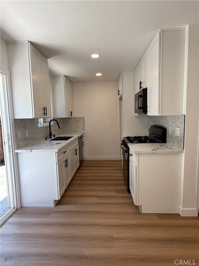 9100 Acacia #9, Fontana, CA 92335 - Image #2