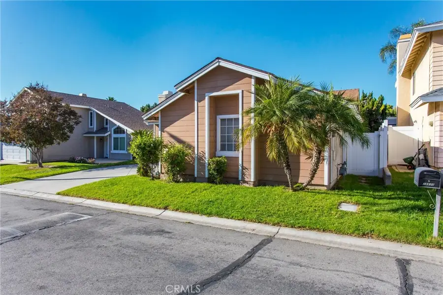 28630 Newcastle, Highland, CA 92346 - Image #3