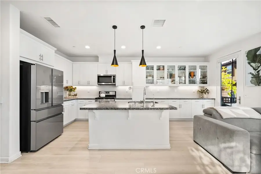 28687 Jardineras, Valencia, CA 91354 - Image #3