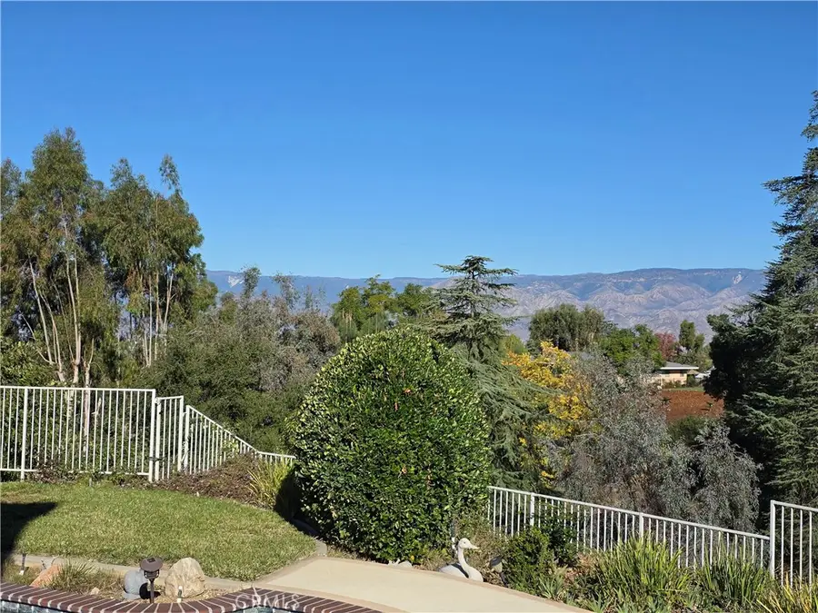 1911 Country Club Drive, Redlands, CA 92373 - Image #2