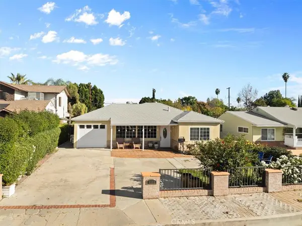 6902 Quakertown Avenue, Winnetka, CA 91306