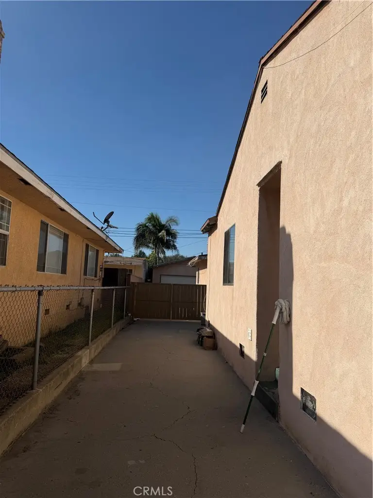 10127 Pinehurst, South Gate, CA 90280 - #3