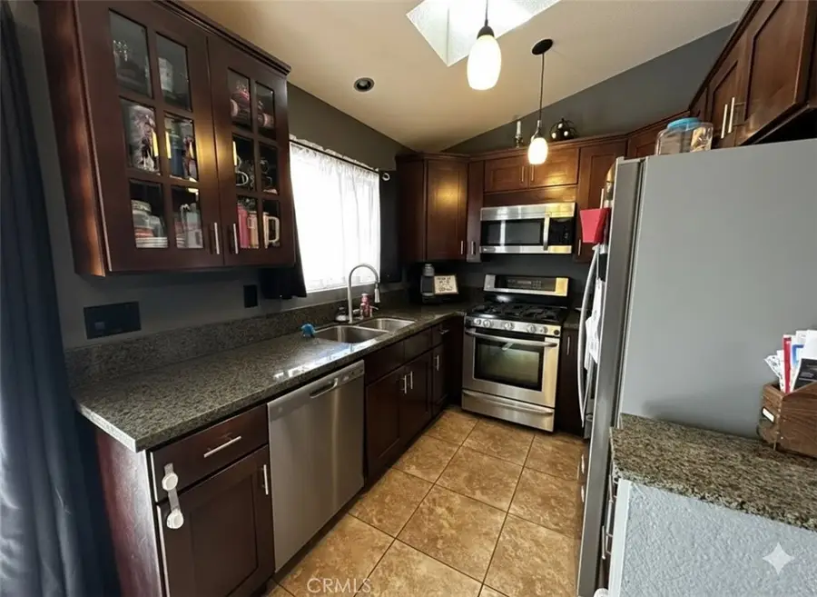 12006 Glenheather, Fontana, CA 92337 - Image #3