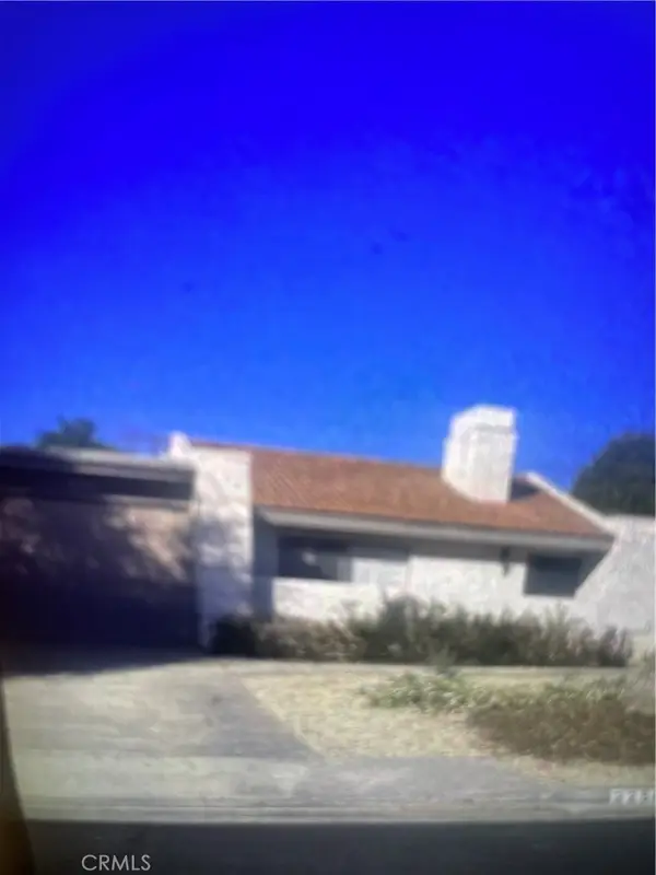 2256 N Sunshine, Palm Springs, CA 92264