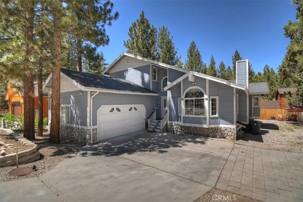 737 E Mountain View, Big Bear City, CA 92314 - #1