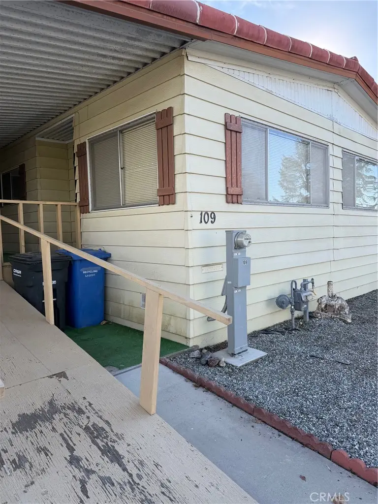 725 W Thornton Ave #109, Hemet, CA 92543 - #1