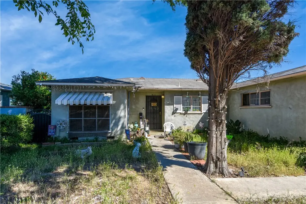 911 W 10th, Corona, CA 92882 - #1