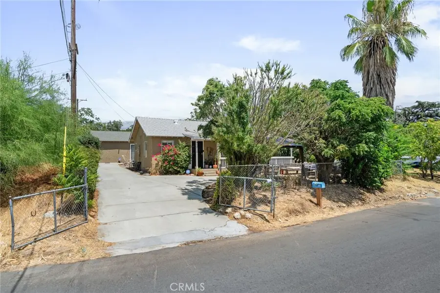 957 E George Street, Banning, CA 92220 - #2