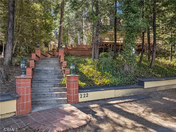 222 Holiday, Lake Arrowhead, CA 92352