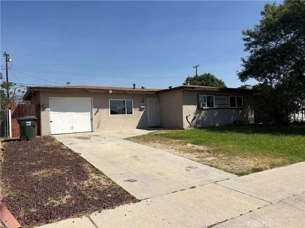 2004 W 15th, San Bernardino, CA 92411 - #1