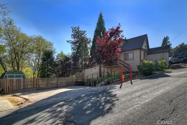 23723 Hillside, Crestline, CA 92325