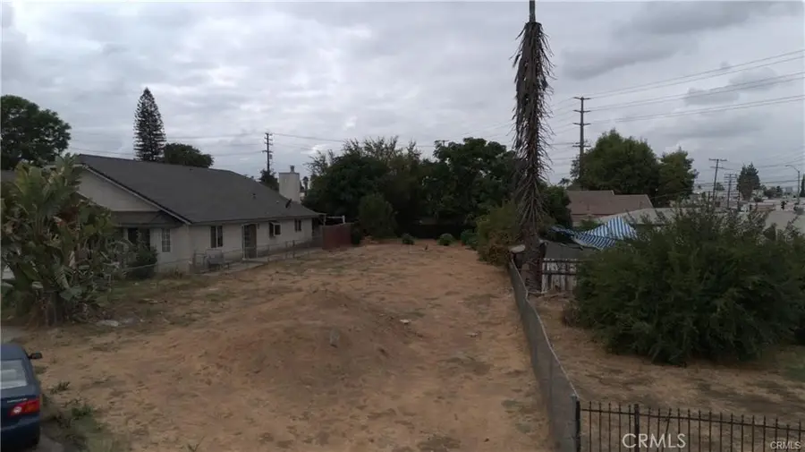 50 Essex St, Riverside, CA 92504 - #3
