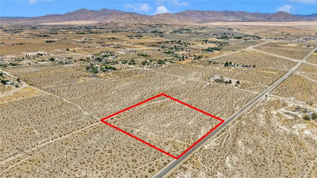 4501725 Crystal Creek, Lucerne Valley, CA 92356 - #1