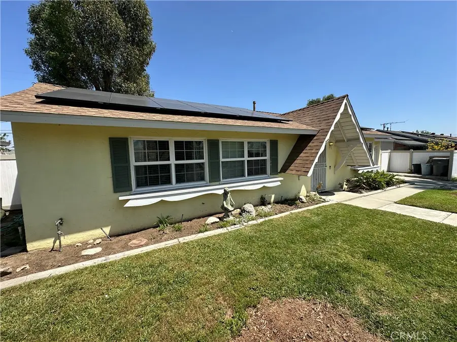 3211 Sierra, Norco, CA 92860 - #3