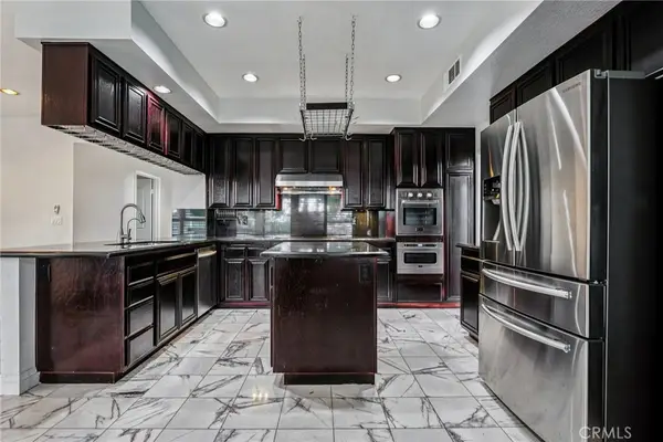 901 Clearwood Avenue, Riverside, CA 92506
