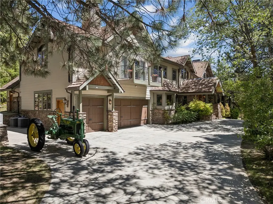 32310 Hummingbird Court, Running Springs, CA 92382 - #2