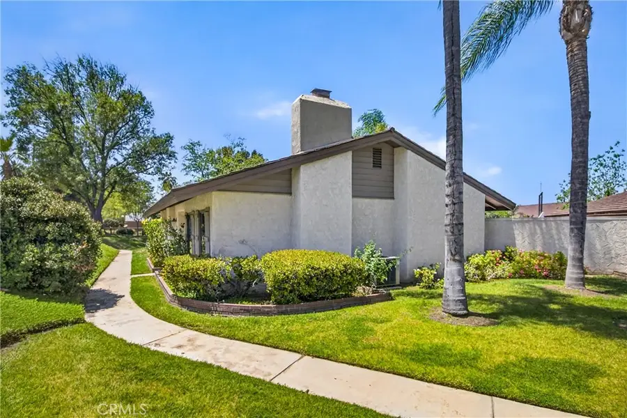 17 W Palm Lane, Redlands, CA 92373 - #3