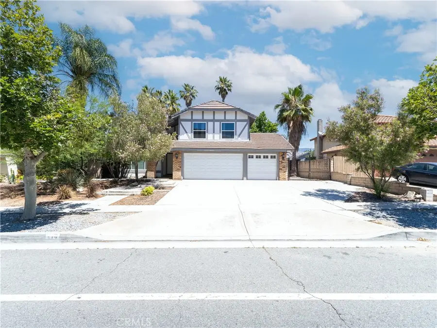 513 E Pioneer Avenue, Redlands, CA 92374 - #3