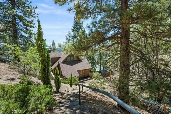 363 Pine Hill, Fawnskin, CA 92333
