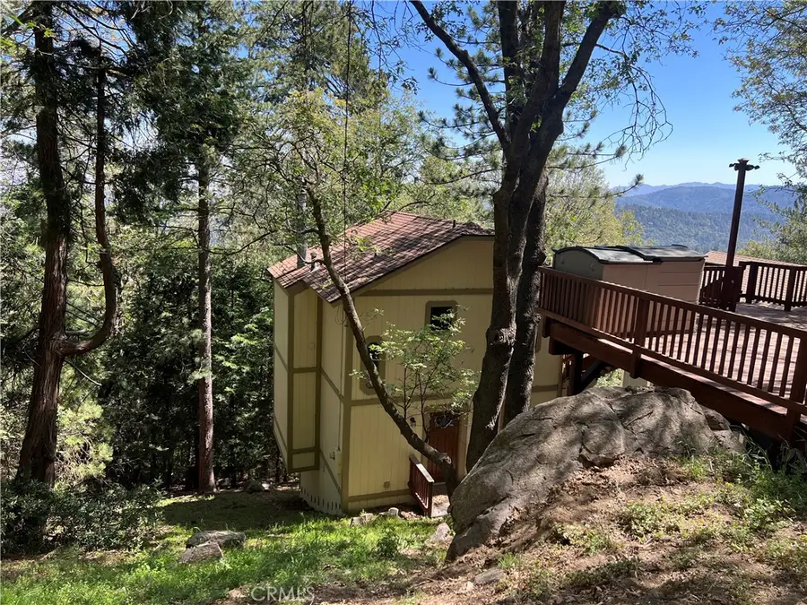 955 Coulter Pine, Crestline, CA 92325 - #2