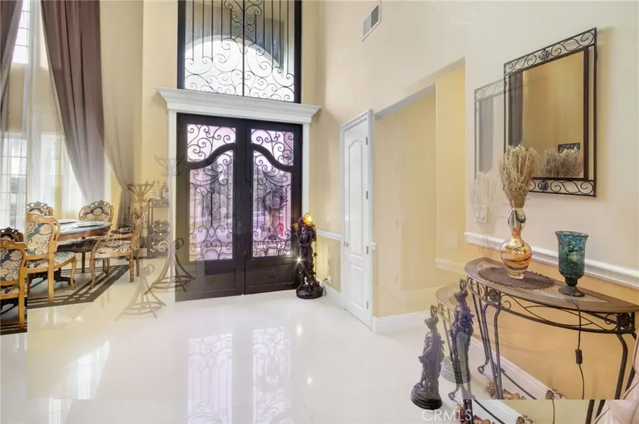 9229 Stoakes, Downey, CA 90240 - #2