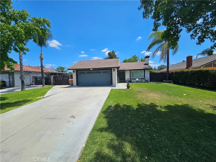 685 S Smoketree Avenue, Rialto, CA 92376 - #3