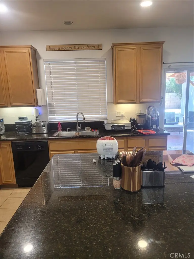 10242 Allie, Hesperia, CA 92345 - #2