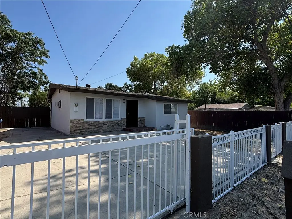 885 San Jacinto, San Bernardino, CA 92408 - #1