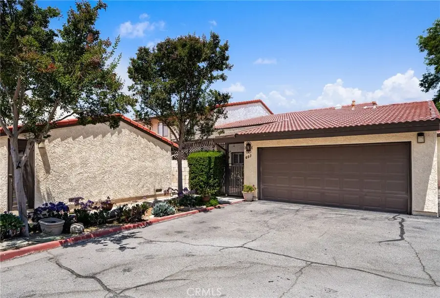 607 E Palm Avenue, Redlands, CA 92374 - #2