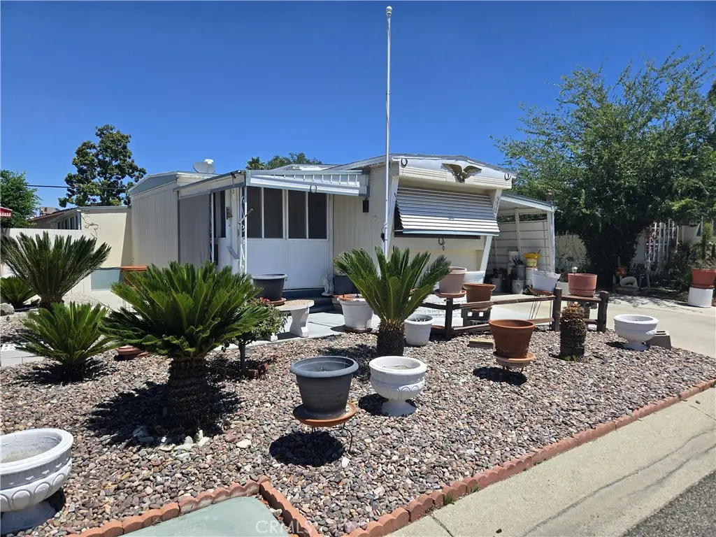 250 Santa Clara, Hemet, CA 92543 - #1