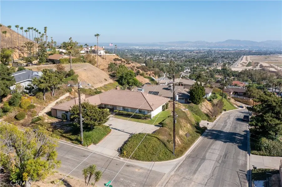 1105 Ponderosa Drive, San Bernardino, CA 92404 - #3