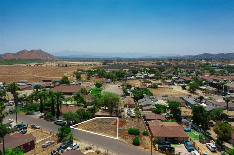 19 Paloma Rd, Jurupa Valley, CA 92509 - #2