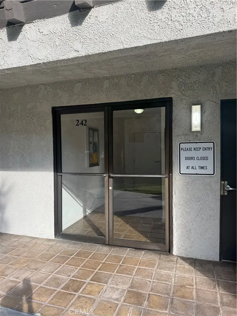 242 E Fern #205, Redlands, CA 92373 - #3