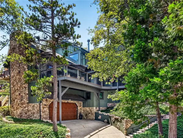 27514 W Shore, Lake Arrowhead, CA 92352