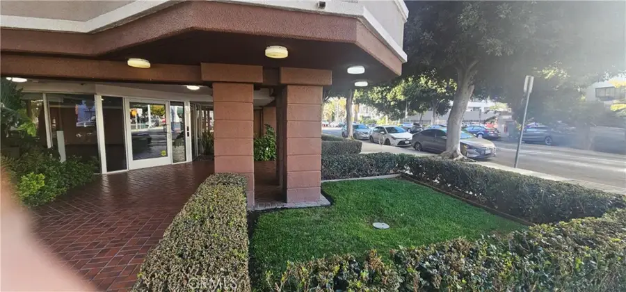 801 801 Avenue #205, Long Beach, CA 90813 - #2