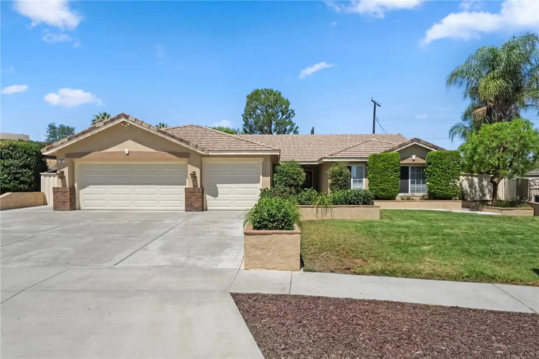 737 Beverly Road, Corona, CA 92879 - #1
