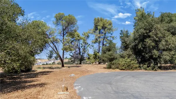 60 Redwood, Calimesa, CA 92399