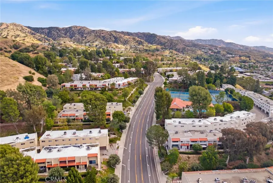 7802 Via Tortona, Burbank, CA 91504 - #3
