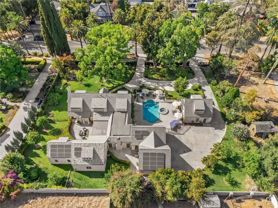 731 W Highland Avenue, Redlands, CA 92373 - #2