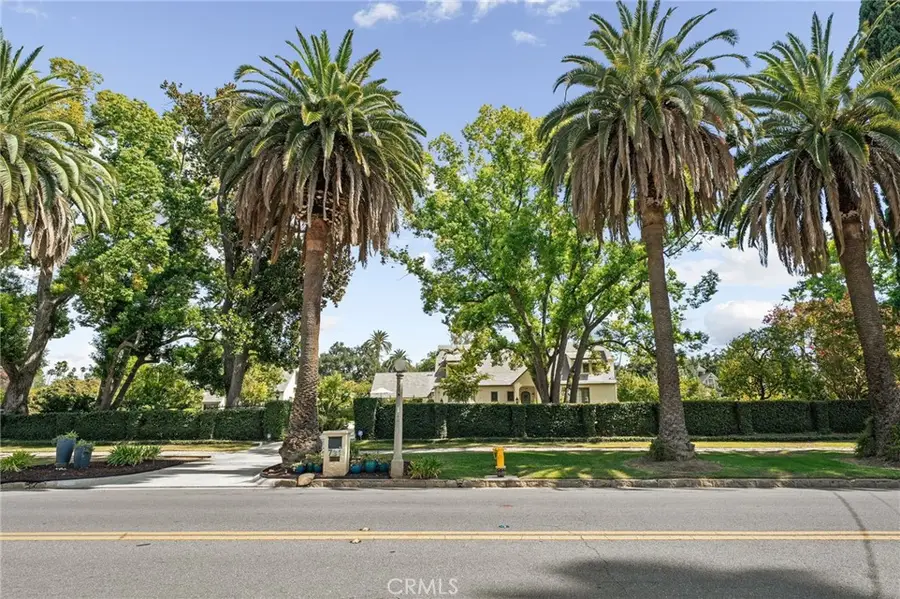 731 W Highland Avenue, Redlands, CA 92373 - #3