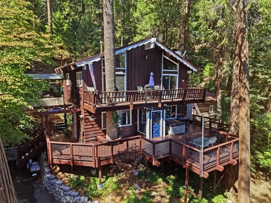 1044 Lausanne, Crestline, CA 92325 - #2